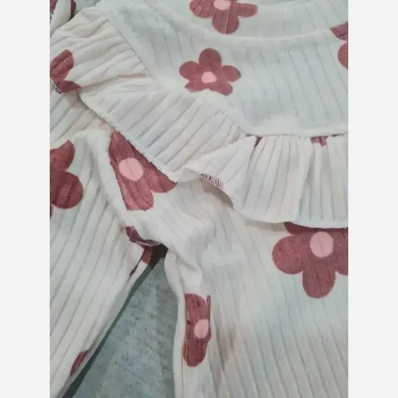 ست پاییزه دخترانه نوزادی بلوز و شلوار پنبه کبریتی سایز 6 ماه تا 1.5 سال رنگ بنفش و کرم - تصویر 2