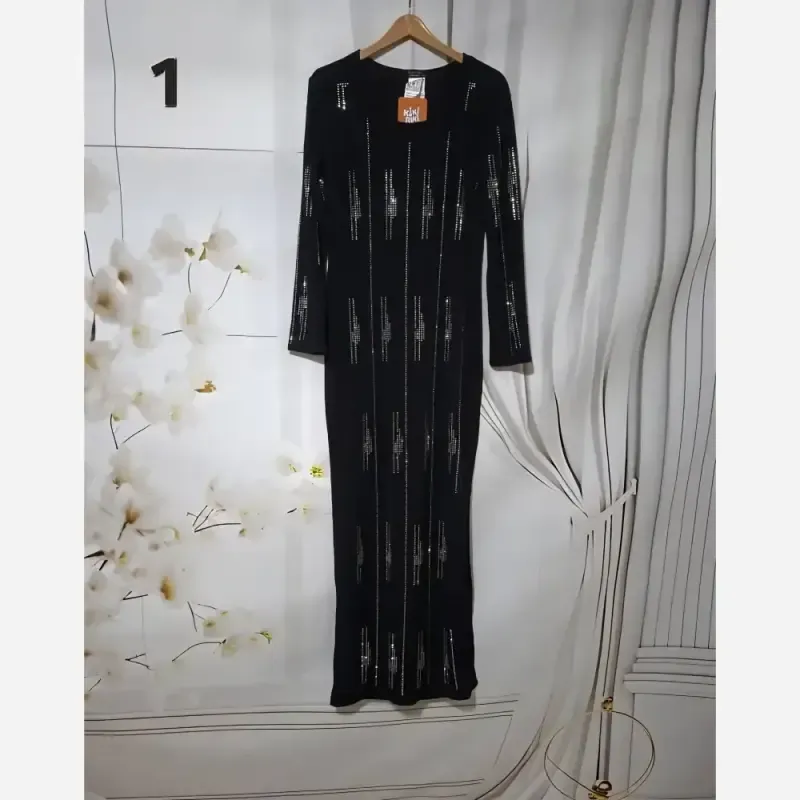 ماکسی مجلسی زنانه منجوق و نگین کاری شده جنس ریون کشی اعلا چاکدار - تصویر 3